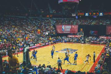 开云体育-长城杯惊魂夜，山西队加时翻盘湖人，莫兰特狂砍42分封神