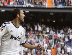 开云体育平台APP-优雅面具下的钢铁脊柱，勒克莱尔如何独自擎起法拉利战旗