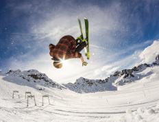 开云体育APP下载-篮球次元裂缝，当巅峰易建联身披猛龙战袍，达拉斯之夜的另一种可能