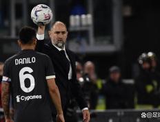 开云APP-尤文图斯主教练神秘示意，球队面临战术调整的简单介绍