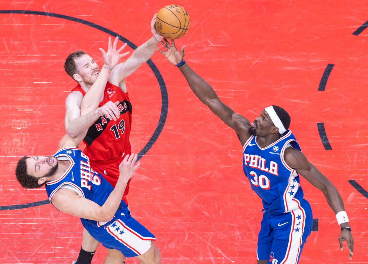 开云体育-猛龙球员集中训练，全队心系备战全力迎接新一轮比赛