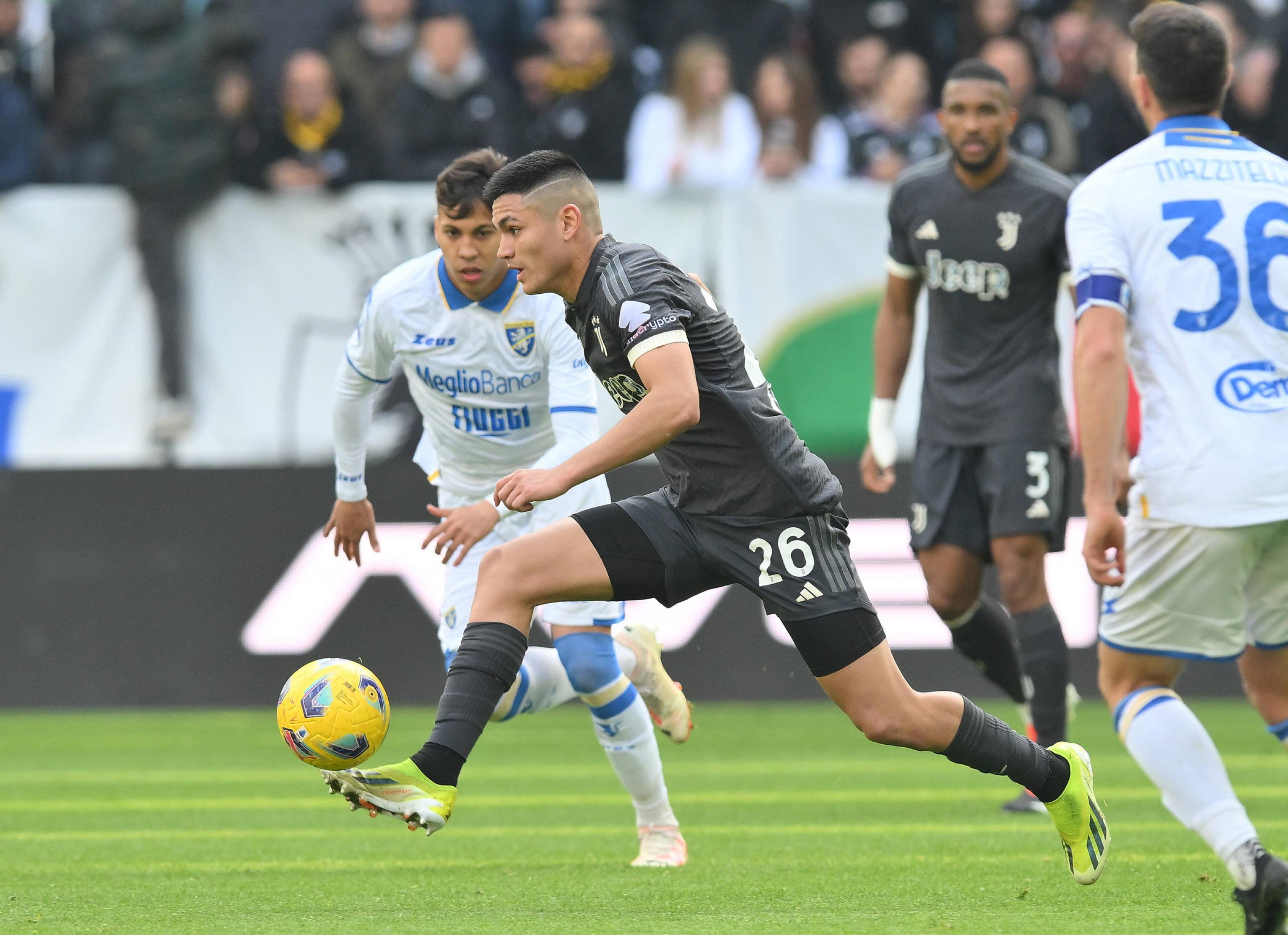 开云体育登录-意甲比赛将掀起一波足球热潮!