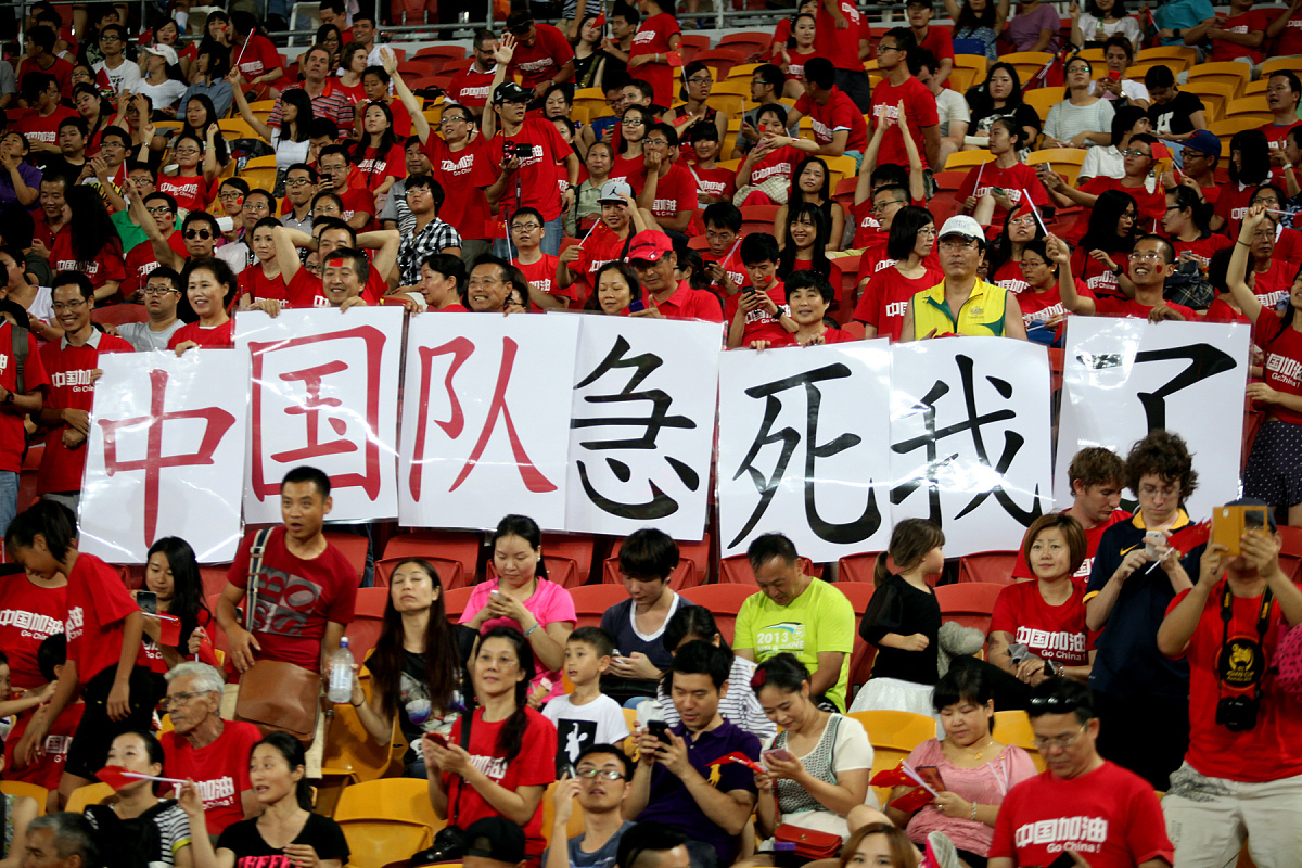 开云体育官方网站-紧张刺激的比赛中，球队团结一致，赢得了胜利