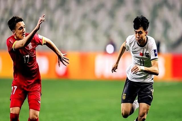 开云体育官方网站-紧张刺激的比赛中，球队团结一致，赢得了胜利