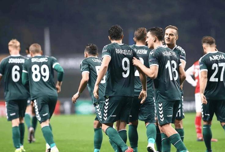 开云体育中国-葡超巨无霸平局战绩不佳,面临重建挑战