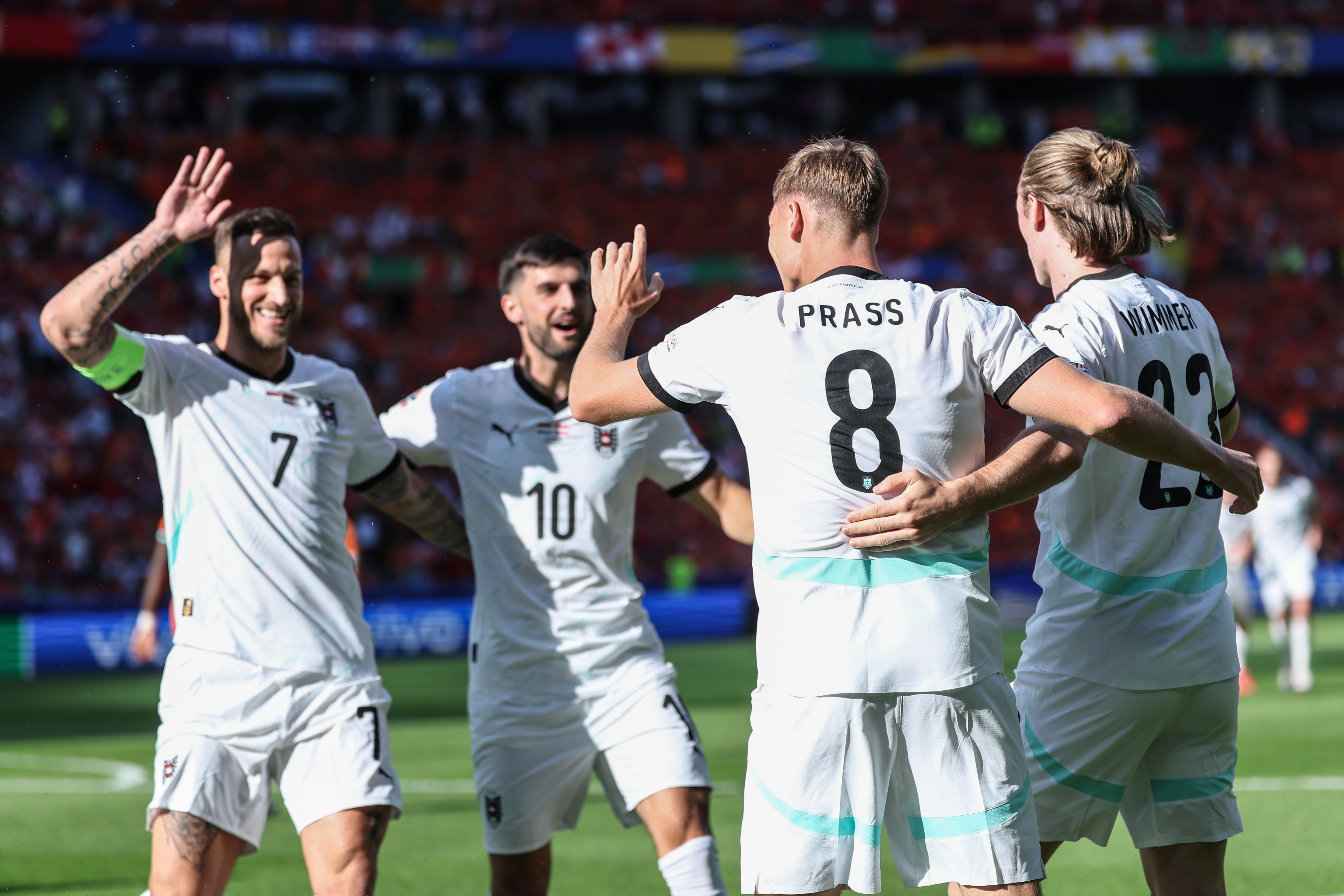 开云体育中国-荷兰队大胜奥地利，晋级16强