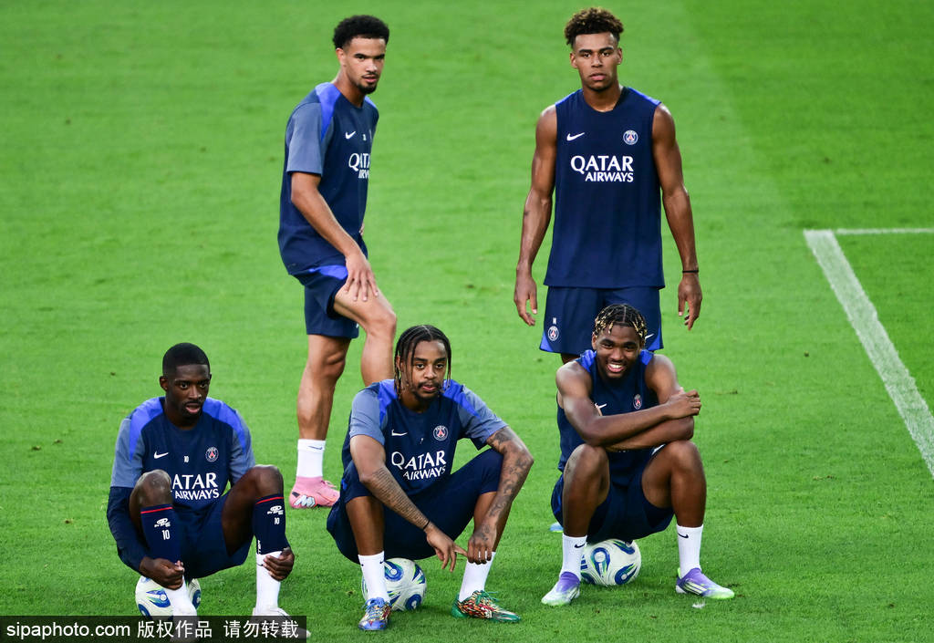 开云体育在线-巴黎圣日耳曼客场大胜图卢兹，稳居榜首