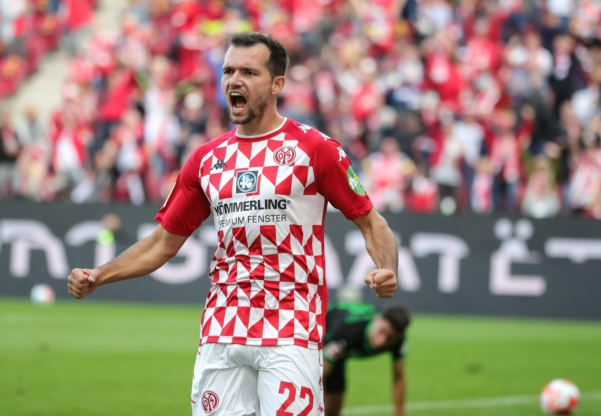 开云APP-勒沃库森战绩起伏不定，主帅开展战术调整