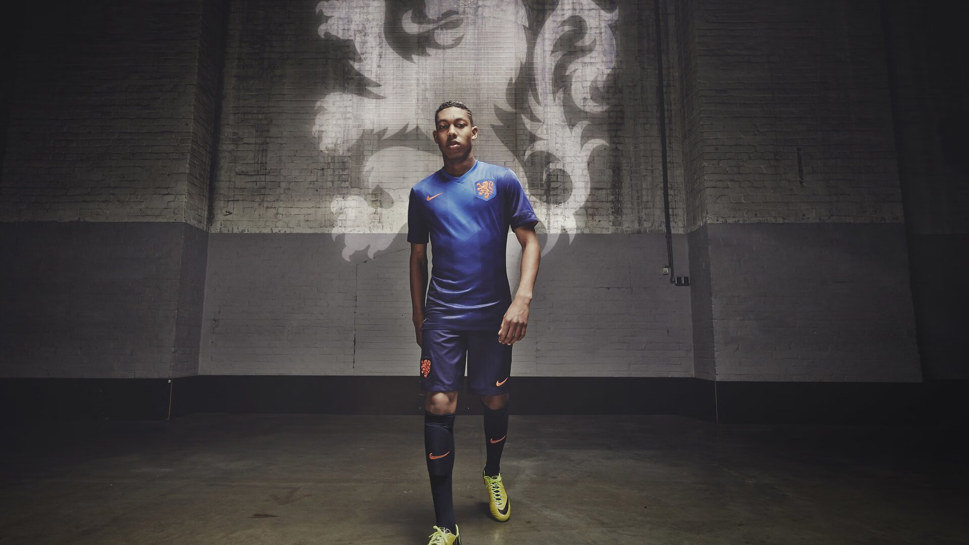 开云平台-奥运周期关键战之夜，德里赫特用一座城池的意志铸就豪门救赎