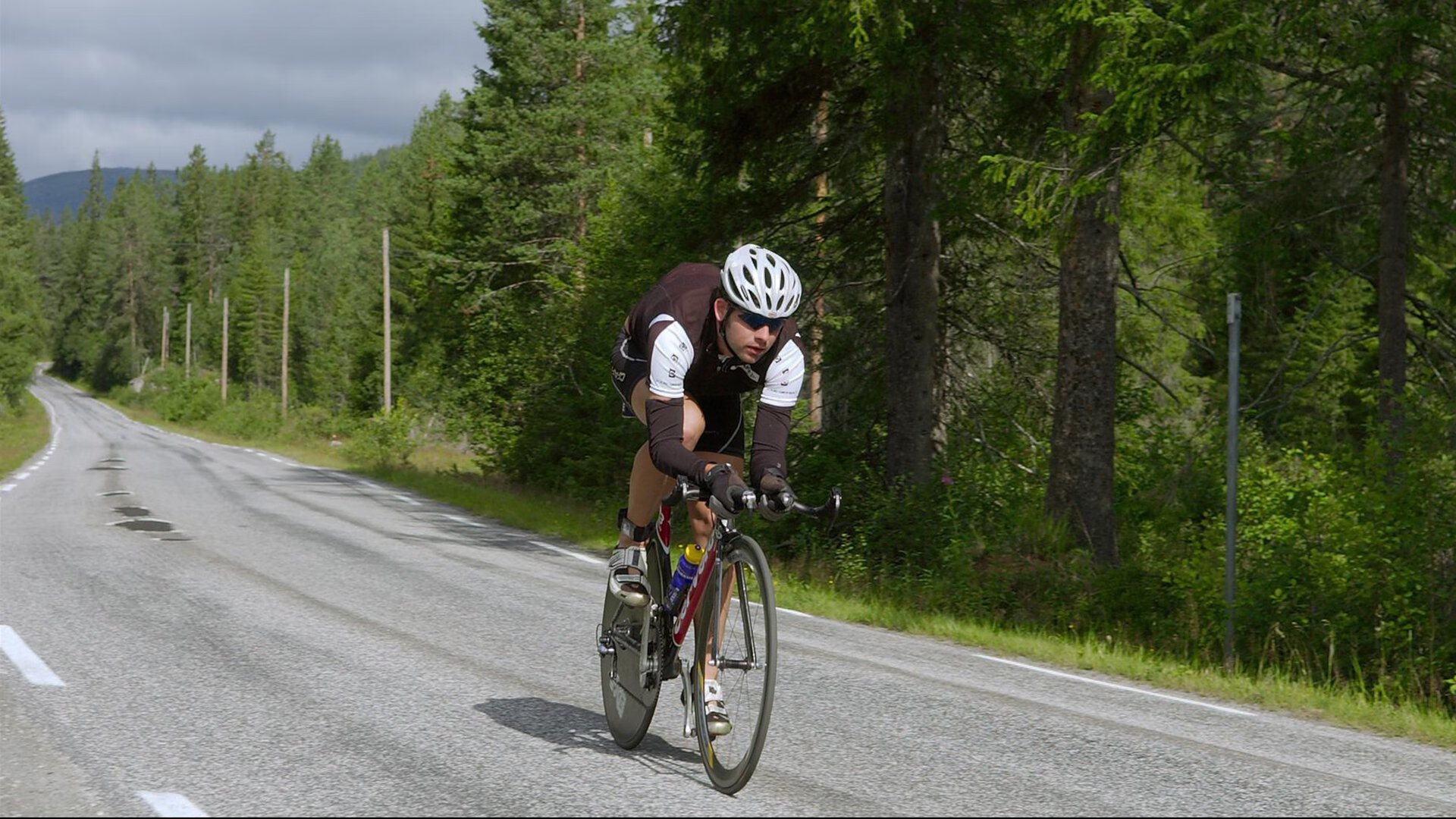 开云体育官方网站-防守的枷锁,格纳布里如何以铁血防守终结乌克兰攻势,引领奥地利走向胜利
