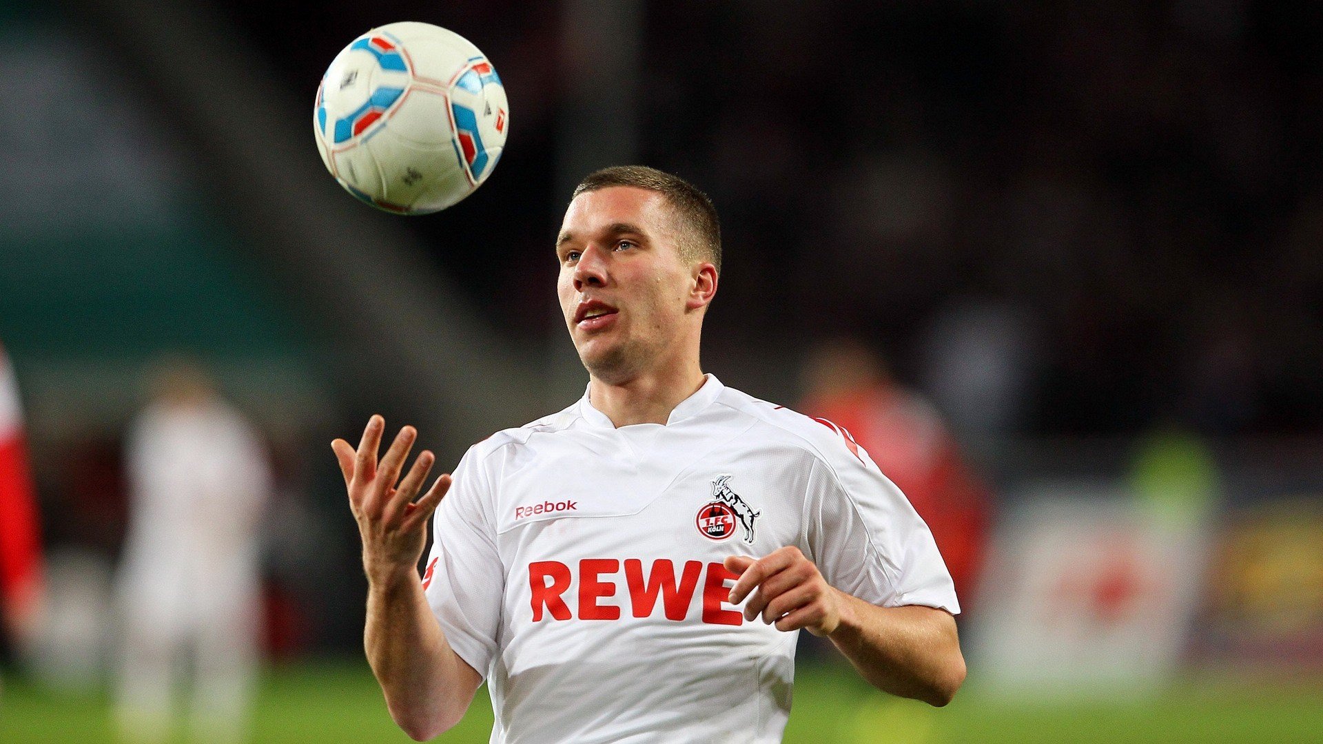 开云体育登录-足球场传来乒乓回响，当日本队轻取葡萄牙，梁靖崑扛起全队